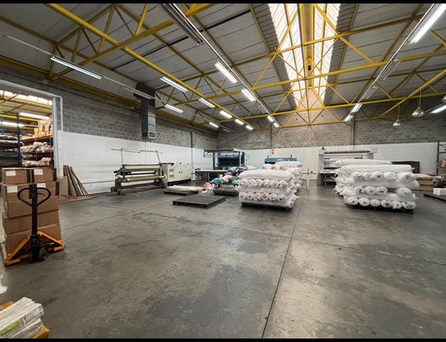 1,171M² FACTORY TO LET IN MAITLAND
